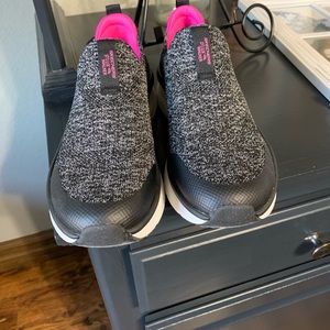 Skechers slip on